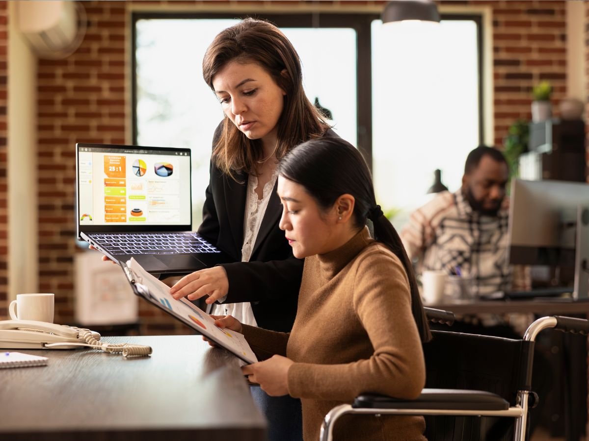 How does a digital marketing service use personalisation?